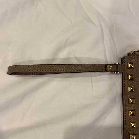 Michael Kors large wristlet - Picture 4 of 5